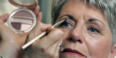 12 Free Makeup Tips Videos For Older Women | HuffPost