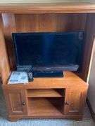 Sauder Corner Entertainment Stand 54”x37”x20” & Magnavox 32” LED TV w ...