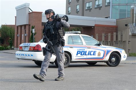 London Police Service Emergency Response Team on scene in London ...