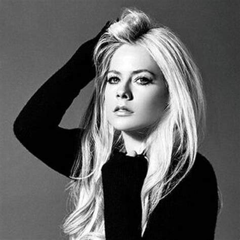 Avril Lavigne - Exclusive Interviews, Pictures & More | Entertainment Tonight