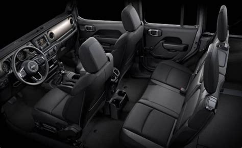 2019 Jeep Wrangler Interior Features & Space | Jeep Waco