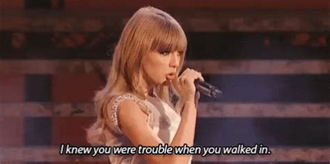 Trouble GIF - TaylorSwift IKnewYouWereTrouble Live - Discover & Share GIFs