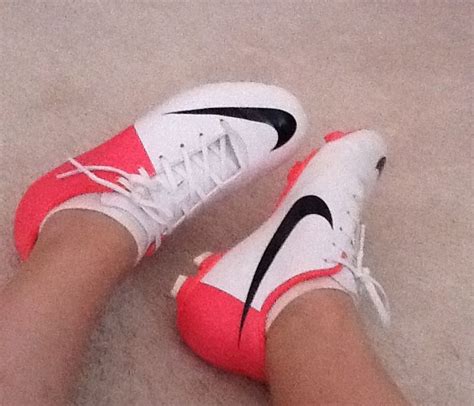 Soccer cleats nike pink Nike Running Shoes Women, Nike Free Shoes, Nike Shoes, Nike Women ...