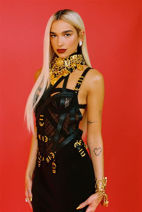 Inside Dua Lipa’s Versace-Inspired Blonde Hair Transformation for the ...