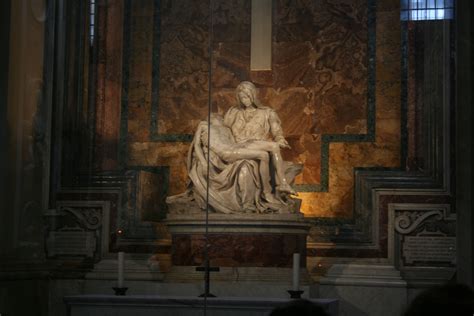 The Pieta by Michelangelo. St Peter's Cathedral, Vatican City. July 2007 | Dipingere idee, Museo ...