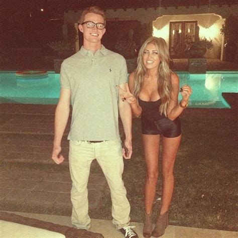 Pin on Paulina Gretzky Instagram Photos