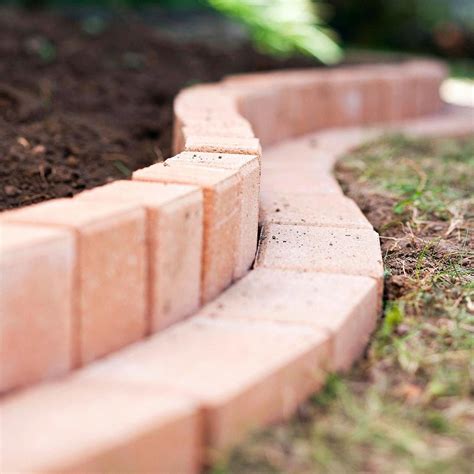 Take a look at this awesome bluestone walkway - what a creative design ...