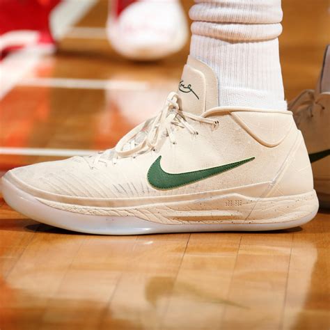 Antetokounmpo Shoes - Sole Watch // Up Close At Barclays for Nets vs ...