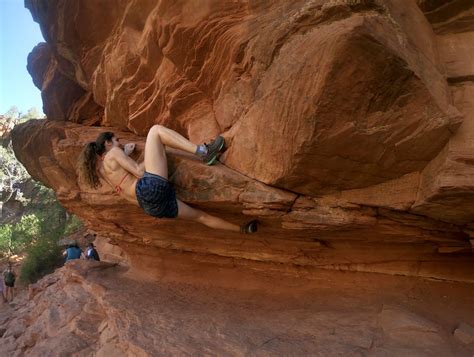 Bouldering Techniques (Intermediate) with Deborah Albuquerque