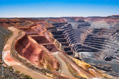 Inside the giant Super Pit or Fimiston Open Pit in Kalgoorlie, the largest open pit gold mine of ...