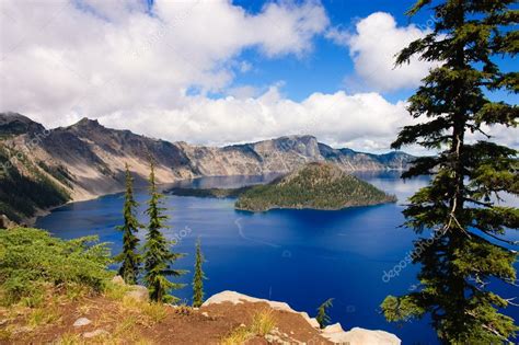 Crater Lake, Oregon — Stock Photo © jeffbanke #11096514