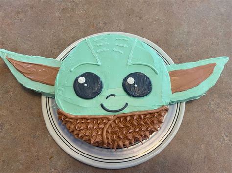 Baby yoda / grogu / mandalorian cake | Star wars birthday cake, Star wars birthday, Yoda cake