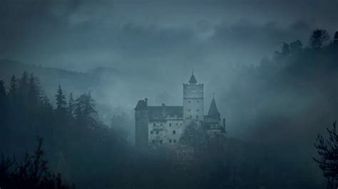 Airbnb Is Offering Two Guests a Stay in Dracula’s Castle on Halloween ...