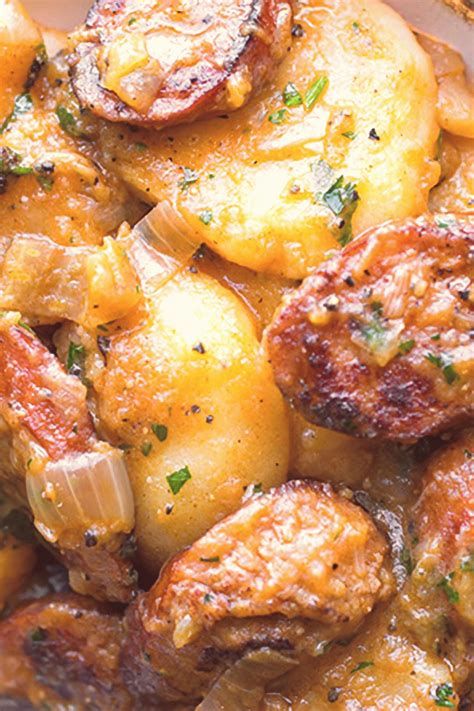 A delìcìous and easy recìpe for Hungarìan Red Potato Goulash Recipe Loaded wìth flavor and su in ...
