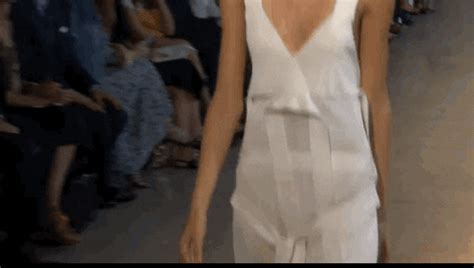 Best white dress GIFs - Primo GIF - Latest Animated GIFs