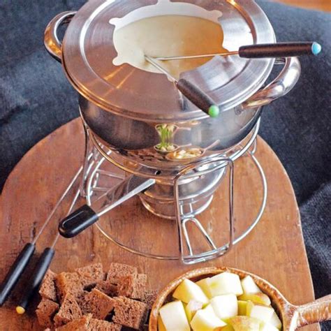 Classic Cheese Fondue Recipe - Lana's Cooking