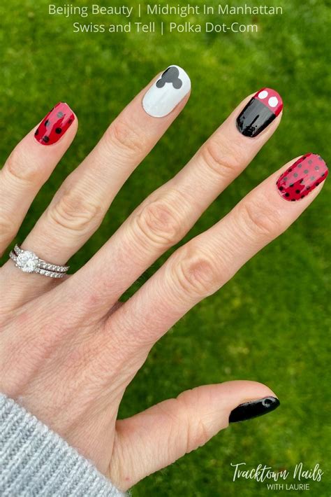 Mickey Mouse DIY Mani with Color Street | Mickey nails, Disneyland nails, Minnie mouse nails