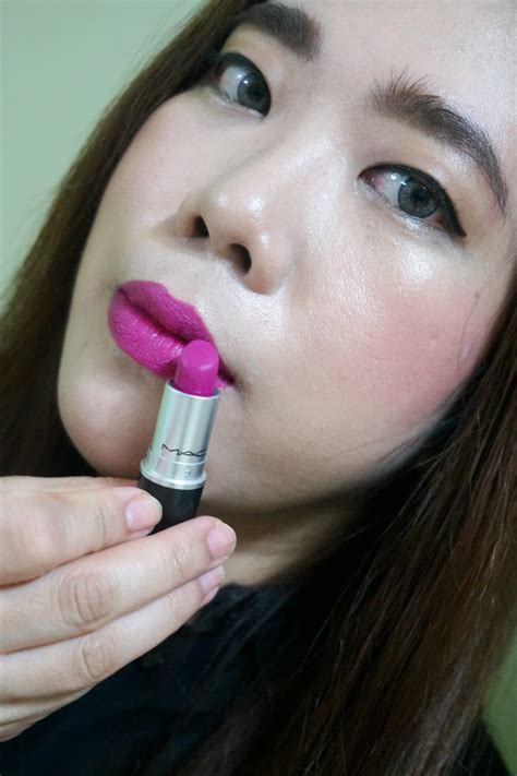 MAC Lipstick in Flat Out Fabulous (Retro Matte) | Review, Swatches, Photos - Jello Beans