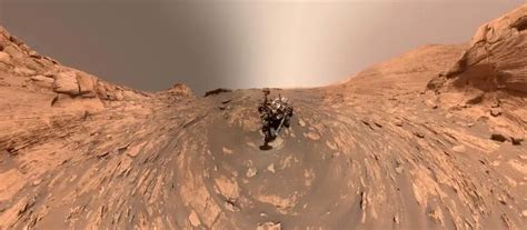 Stunning New NASA Curiosity Rover Selfie on Mars