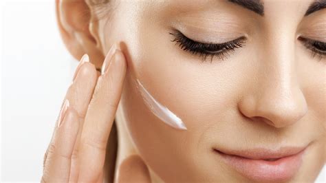 Why you should apply Moisturizer after Hyaluronic Acid – Minimalist