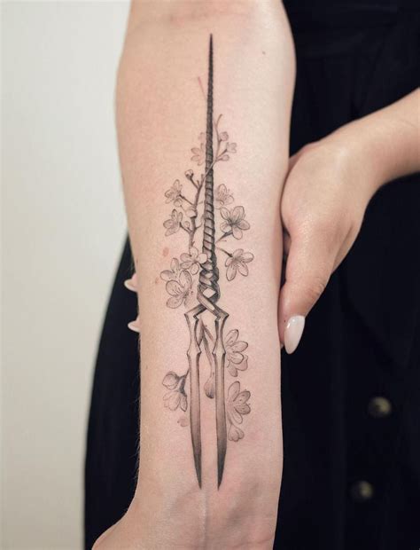 30 Pretty Spear Tattoos You Must Try | Style VP | Page 29