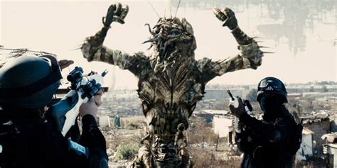 'District 9' Director Neill Blomkamp Says Sequel Is Being Written