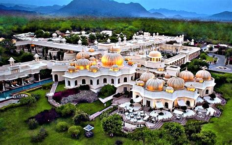 13 Most Famous And Royal Palaces In India | TravelTriangle