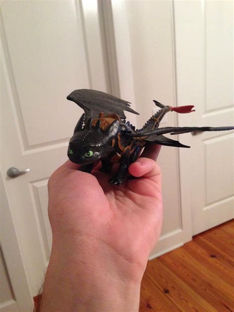 Toothless the Nightfury: Actually, a really decent toy!