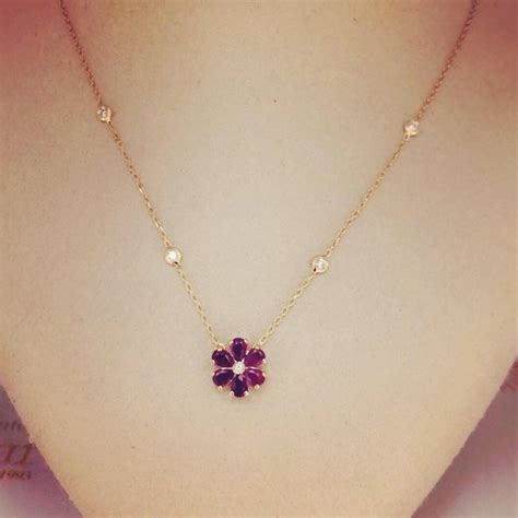 RUBY FLOWER NECKLACE WDC09 Gold Diamond Watches, Ruby Diamond, Chain Earrings, Chain Ring, Id ...