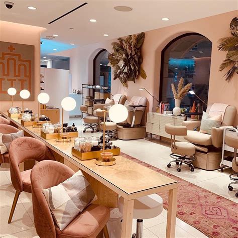 The Only 5 NYC Nail Salons Fashion GIrls Love | Who What Wear UK