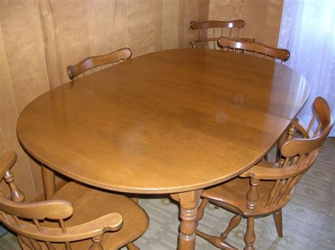 Maple Dining Room Table - How To Furnish A Small Room