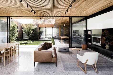 Courtyard House / FIGR Architecture & Design | ArchDaily