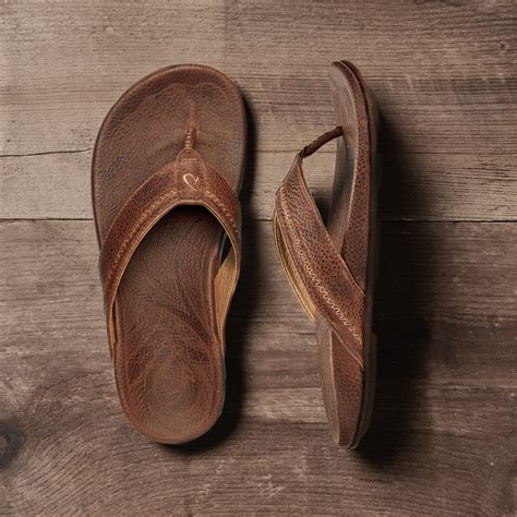 OluKai Hiapo - Rum / Dark Wood | Men’s Leather Beach Sandals | OluKai Canada