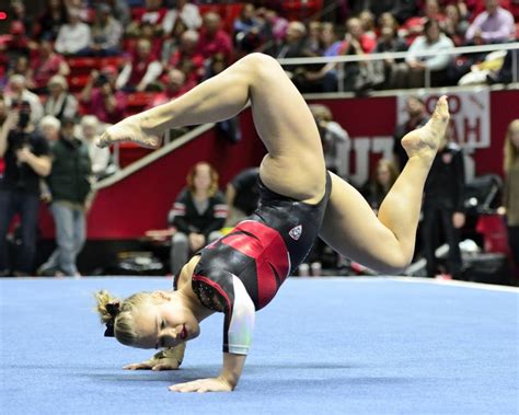 In Photos: Utah Gymnastics vs Arizona – Daily Utah Chronicle