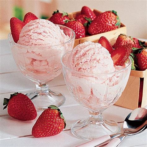 Best Strawberry Ice Cream Recipe: How to Make It
