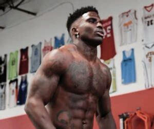 Tyreek Hill's Workout Routine and Diet Plan | Dr Workout