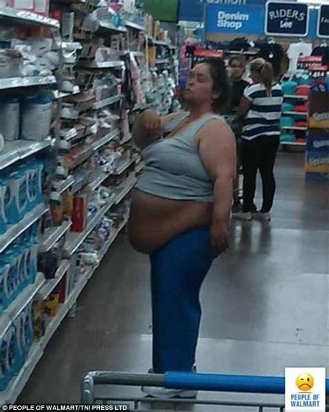 Walmart shoppers capture the weirdest behaviour | Daily Mail Online