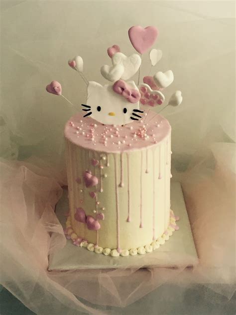 Hello kitty buttercream cake | Hello kitty birthday cake, Hello kitty cake, Hello kitty cake design