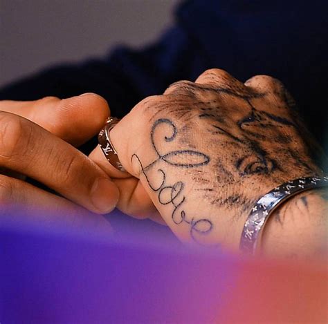 Neymar's mystery tattoos : revelation and meanings - Tattooneo