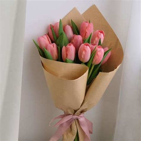 12 Pink Tulip Bouquet - Send Pink Tulips Japan