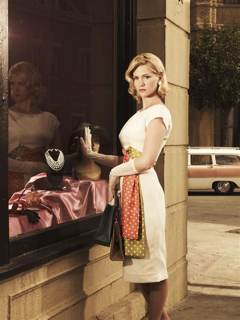 January Jones as Betty Draper Betty Draper, Don Draper, Mad Men Fashion, 1950s Fashion, Fashion ...