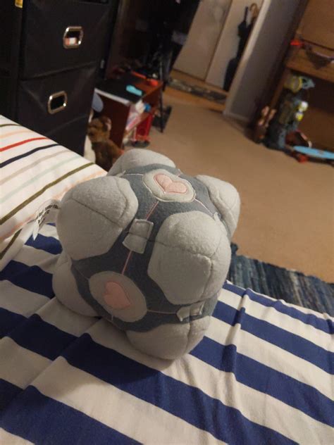 Companion cube plush : r/Portal