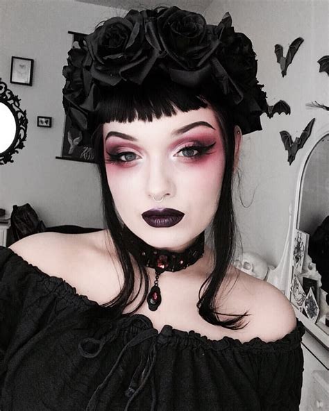 So gorgeous @calluslestrangers . . . #gothmakeup #goth #Gothicgirl #gothicstyle #gothic # ...