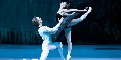 Review: SWAN LAKE, Bolshoi Ballet in Cinema