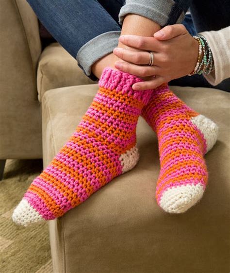 DIY Crochet Socks Help You Fight The Winter Cold