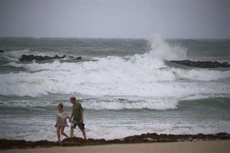 Live Updates: Outer Bands Of Hurricane Irma Begin To Lash Florida As It Batters Cuba