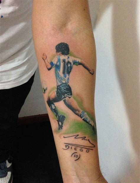 Marco-Pepe-Encre-Tattoo-Napoli-Maradona #tattoo #maradona #napoli #argentina… Soccer Tattoos ...