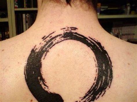 Aggregate 70+ circle shoulder tattoo latest - in.cdgdbentre