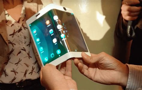 First Lenovo Tablet Folds into Smart Phone | Telecom, IT and Mobile News Pakistan