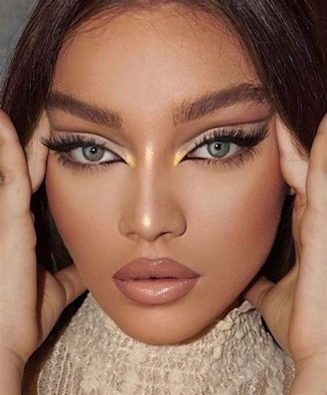 Here is How to Nail The Celeb-Approved Fox Eye Makeup Trend for a ...